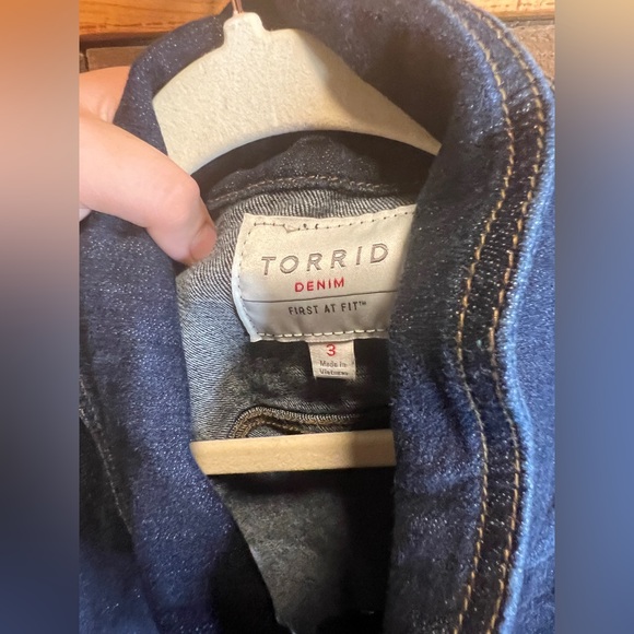Torrid Cropped Denim Vest (Women’s, 3X) - Picture 3 of 3